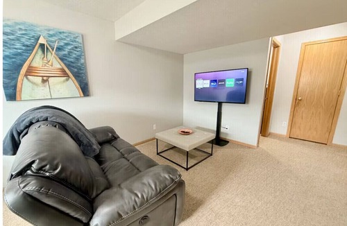 North Central Omaha House | Centrally located 3 bedroom Family Retreat in Omaha
