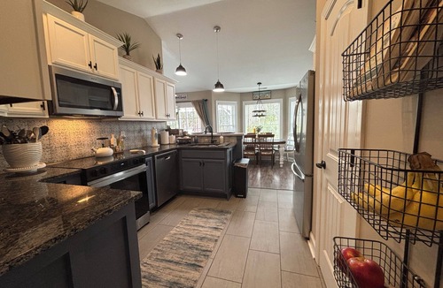 Conway House | Centrally located 3-BR house in Conway SC. Enjoy a mid-long term rental stay.