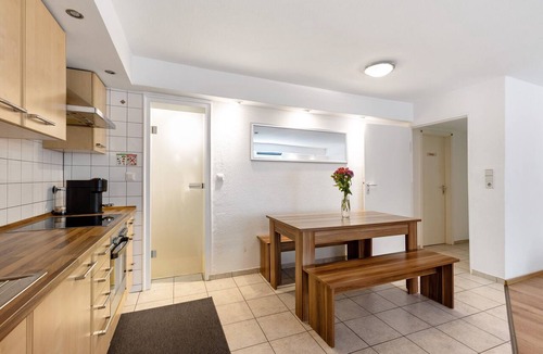 Charlottenburg-Wilmersdorf Apartment | Centrally Located and Quiet Trade Fair Apartment Berlin