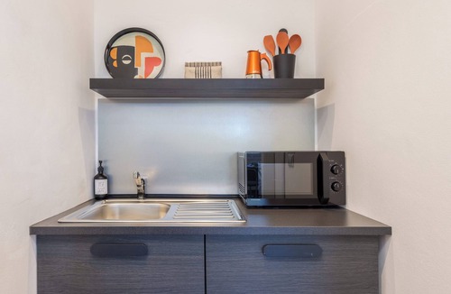 Old Town Apartment | Centrally Located Apartment for 4 People, 1 Minute from the Beach