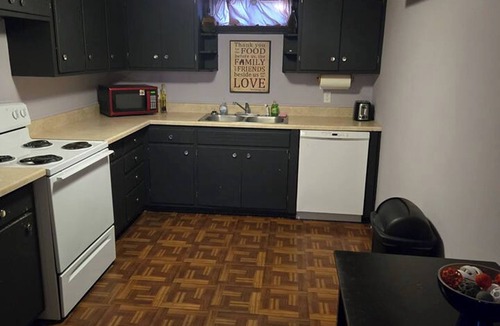 Hays House | Centrally Located Basement Apartment