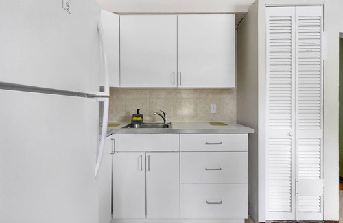 Brickell Apartment | Centrally Located Brickell Apartment/Beach 10 min