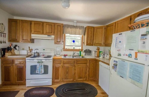 North Truro House | Centrally Located, Capacious 3 Bedroom!