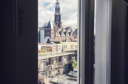 Jordaan Apartment | Centrally Located Comfortable Renovated Monument Apartment