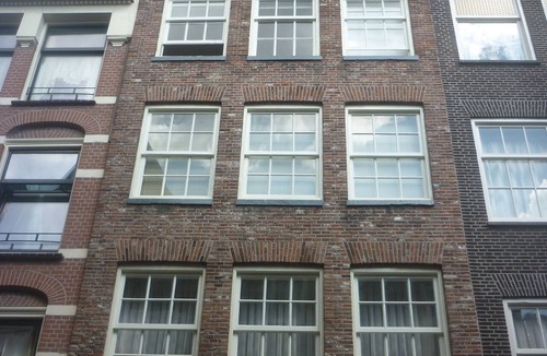 Jordaan Apartment | Centrally Located Comfortable Renovated Monument Apartment
