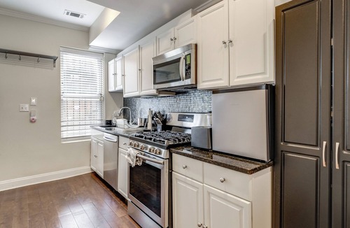 H Street Corridor House | Centrally Located DC Row House Near Restaurants!