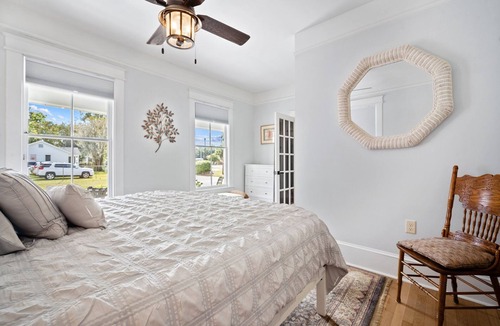 Uptown House | Centrally located - Downtown Beaufort