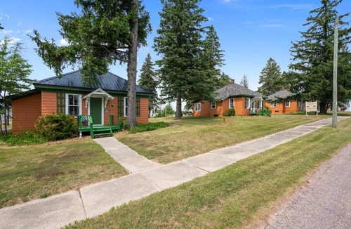 Germfask Cabin | Centrally Located - Historic Bear Creek Resort Blaney Park- Michigan Cabin