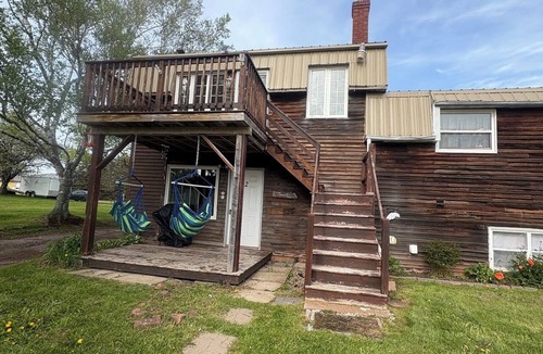 Crapaud Apartment | Centrally located, private entrace, 2min to Victoria by the Sea