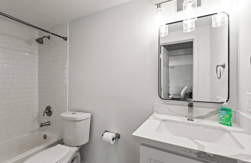Spring Branch West House | Centrally located remodeled home close to downtown and airport!