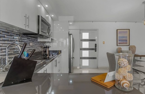 Eleanor Roosevelt Apartment | Centrally Located Studio | Gated Access + Parking