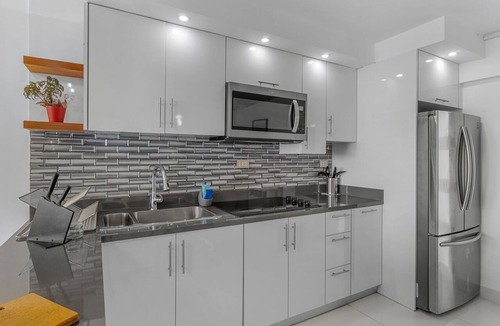 Eleanor Roosevelt Apartment | Centrally Located Studio | Gated Access + Parking
