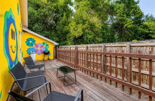 Liberty City Apartment | Centrally located studio with private entrance.