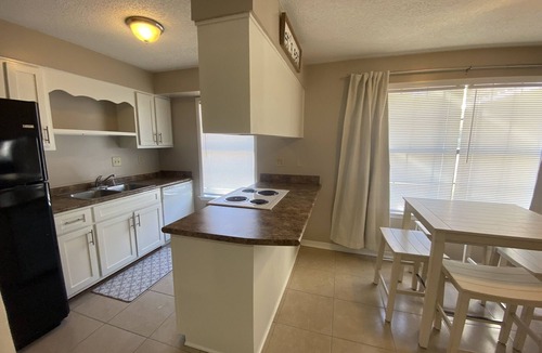 Crestview House | Centrally Located to bases and beaches/3 Bedroom