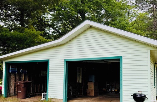 Sayner House | Centrally located, updated 2-bedroom house with AC and WiFi in adorable Sayner
