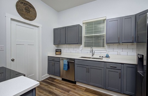 Indianapolis Condo | Centrally Located GEM Cozy & Close To Everything!