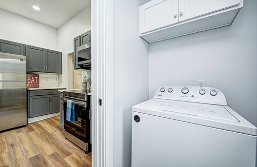 Indianapolis Condo | Centrally Located GEM Cozy & Close To Everything!