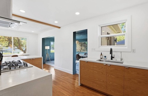 Indianapolis House | Centrally-Located | Modern Vibes | King Beds