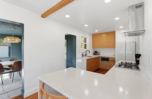 Indianapolis House | Centrally-Located | Modern Vibes | King Beds