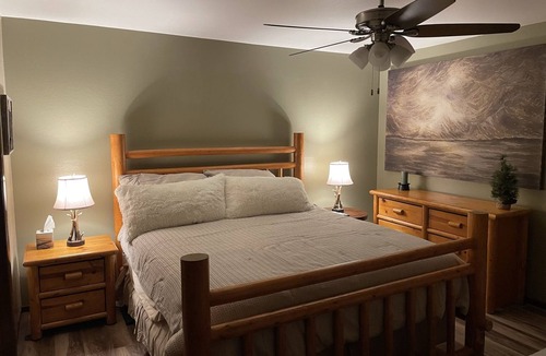 Mammoth Lakes Condo | Centrally Located, Walk to shuttle stops and grocery stores, Sleeps 6