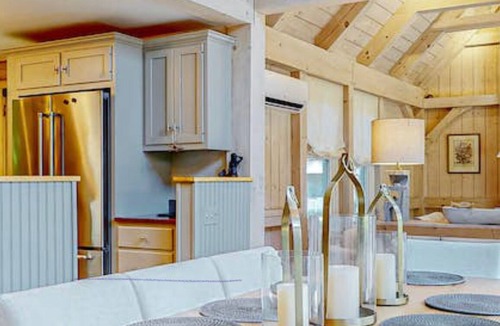 West Tisbury House | Centrally Located for Activities - Tisbury Great Pond/Trails/Kayak & Tennis