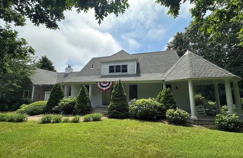 West Tisbury House | Centrally Located for Activities - Tisbury Great Pond/Trails/Kayak & Tennis