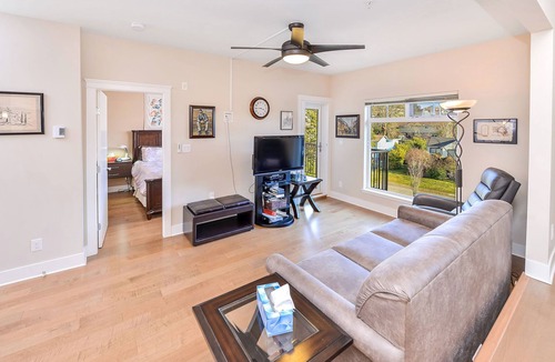 Saanich West Condo | Centrally Located Victoria 1 Bedroom Condo close to Victoria General Hospital
