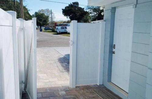 Egypt Lake-Leto House | Centrally/Private apartment in Tampa Clean/Quiet