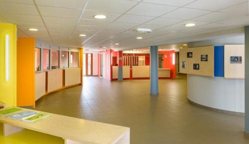 Cret de Roc Hostel | Centre International de Séjour André Wogenscky
