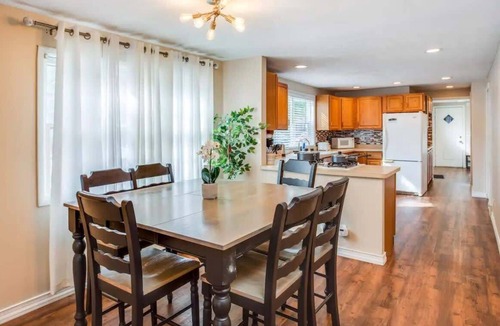 Downtown Rochester House | Centric Ranch in South ave by Dwtn/UofR/Arpt