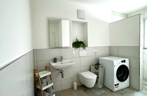 Bruchsal Apartment | Centrical - Netflix - Queensize Bed