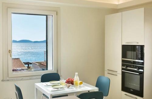 Alghero Old City Apartment | Centro Storico, esclusivo, 4' piano senza ascensore, auto e posto auto su richiesta