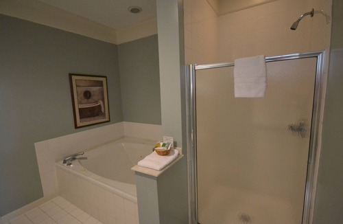 Bloomington Hotel | Century Suites Hotel