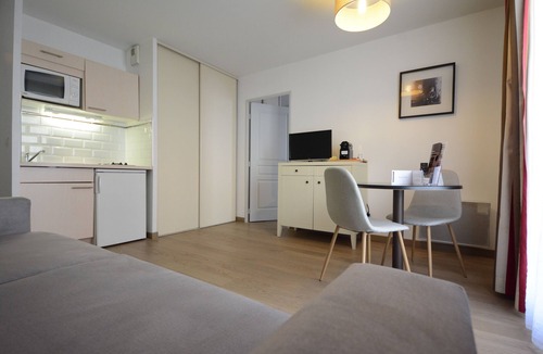 Chatou Hotel | Cerise Chatou