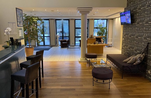 Luxeuil-les-Bains Hotel | Cerise Luxeuil Les Sources