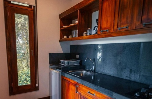 Manglaralto Hotel | Cerro Lobo