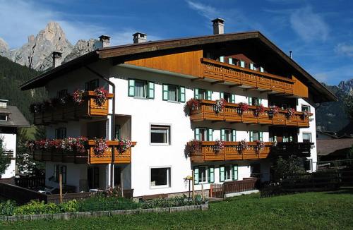 Pozza di Fassa Apartment | Cesa Bernard