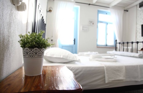Ayvalik City Center Hotel | Cesmeli Han