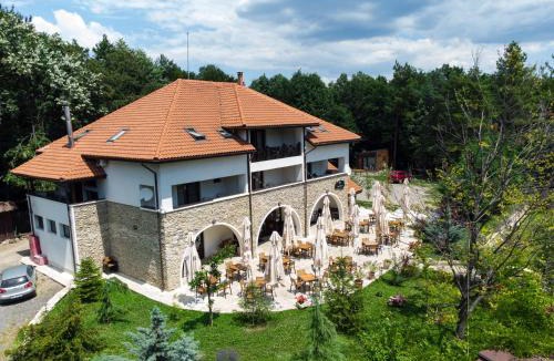 Izvoranu Hotel | Cetatuia