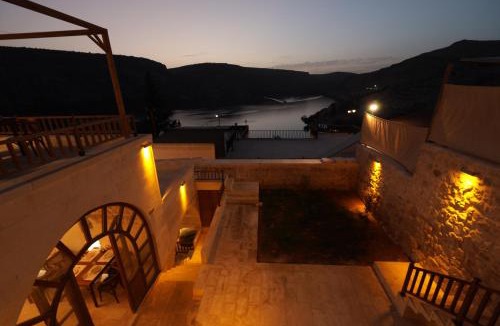 Halfeti Hotel | CEVHER KONAĞI