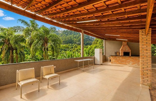 Aracariguama House | Chácara com Piscina e Churrasqueira em São Roque