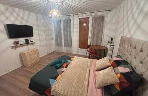 Chantiers Apartment | Château 5 min avec balcon et un Stationnement gratuit