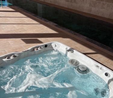 Saint-Bonnet-de-Four Bed & Breakfast | château Camus