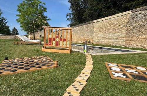 Vendeuvre Villa | Château classé avec piscine et billard - Demeure d'exception 25 pers