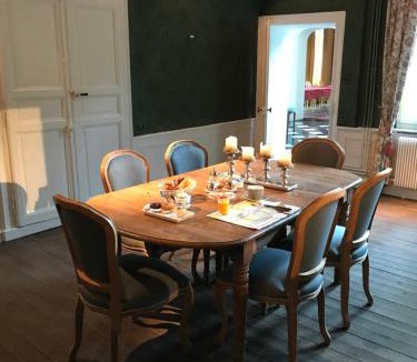 Jenlain Bed & Breakfast | Château d'en haut