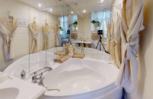 Wailly-Beaucamp Bed & Breakfast | Château de Beaucamp - Castel des anges