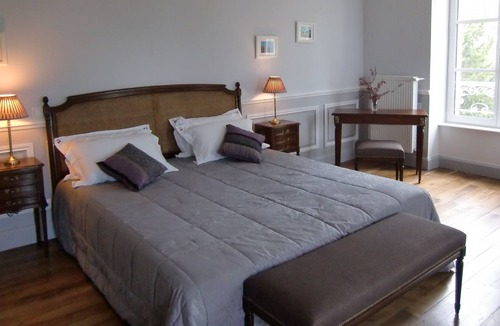 Tavers Bed & Breakfast | Château de Guignes