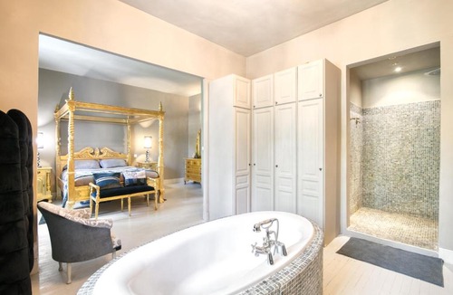 Labastide-d'Anjou Bed & Breakfast | Château de Lavail