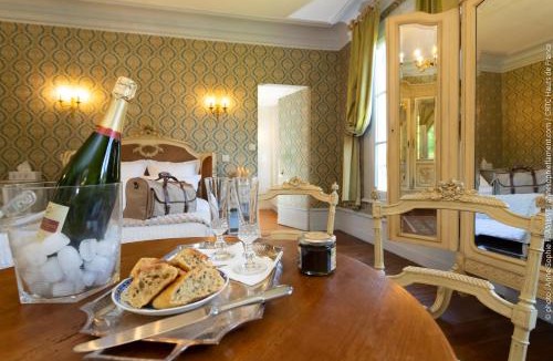 Conty Bed & Breakfast | Château de Luzières