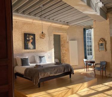 Saincaize-Meauce House | Château de Meauce, Chambre Isabeau de Sully